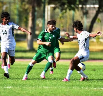 هل يكون المدرب الهولندي مسؤولاً عن هزائم فريقنا الوطني الشاب؟
