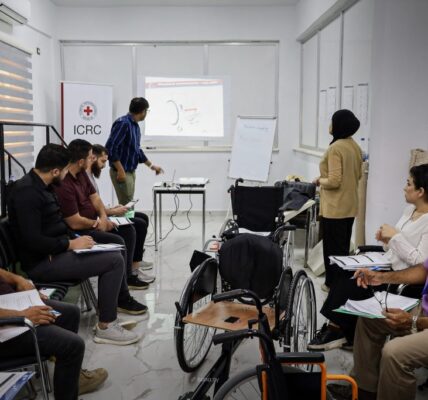 ورشة عمل في دير الزور لتطوير مهارات استخدام الكراسي المتحركة