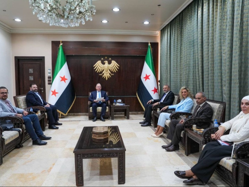وزير الخزانة يناقش مع نواب البرلمان مسائل التسوية المالية للموفدين الحكوميين