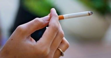«أصواتنا هي بصمتنا».. عندما يختلس التدخين أصوات الفنانين