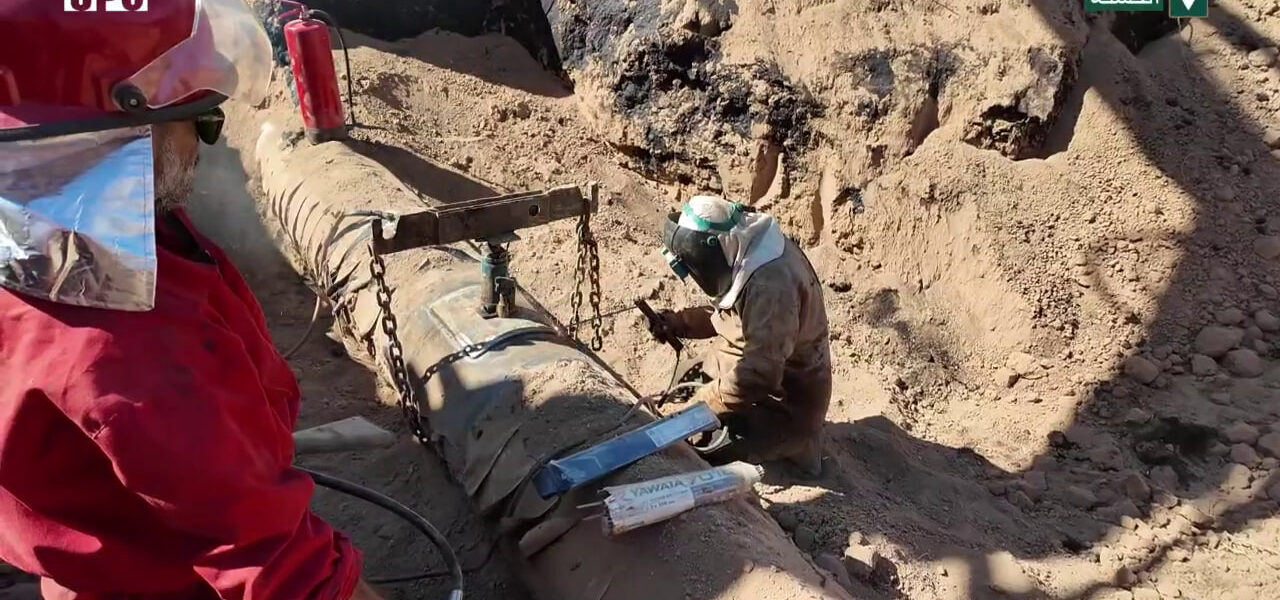 إنجاز صيانة خط النفط في ريف الحسكة بعد تعرضه للتخريب من قبل السورية للبترول