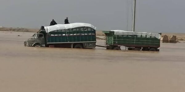 استئناف السير على طريق الرقة - معدان بعد ترميم جسر الخراف