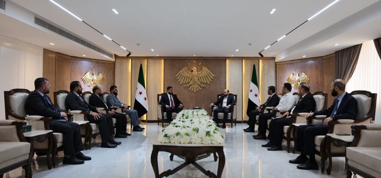 البشير وعبد الرحمن يناقشان وضع الخدمات في إدلب وتوفير المنتجات النفطية