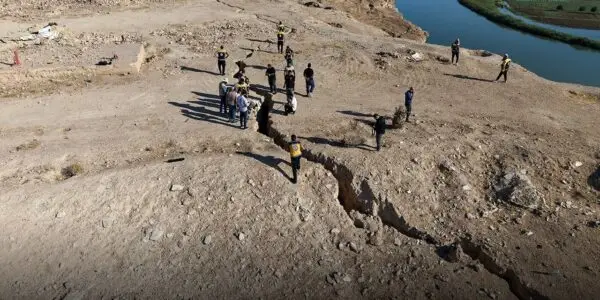 التحليل الفني يكشف أسباب الانهيارات الأرضية في الباغوز بدير الزور