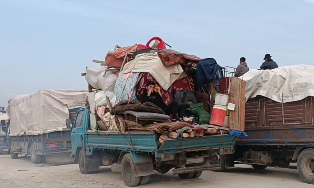 الحسكة.. مجموعة أخرى تشمل حوالي 385 أسرة من نازحي رأس العين يعودون إلى ديارهم