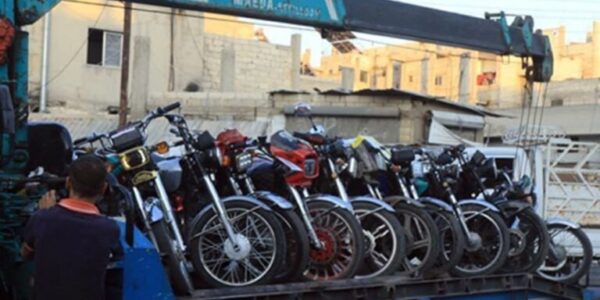 الدراجات البخارية بين الشباب.. قيادة خطرة ومسؤولية مفقودة