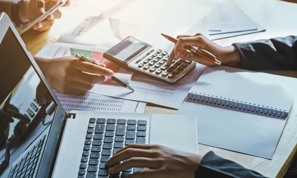 الشباب والاستثمار.. من السعي للحصول على وظيفة إلى خلق الفرص
