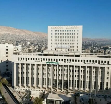 المركزي: إصدار 755 إنذاراً لانتهاكات الصرافة والتحويلات الغير مرخصة في 10 مناطق