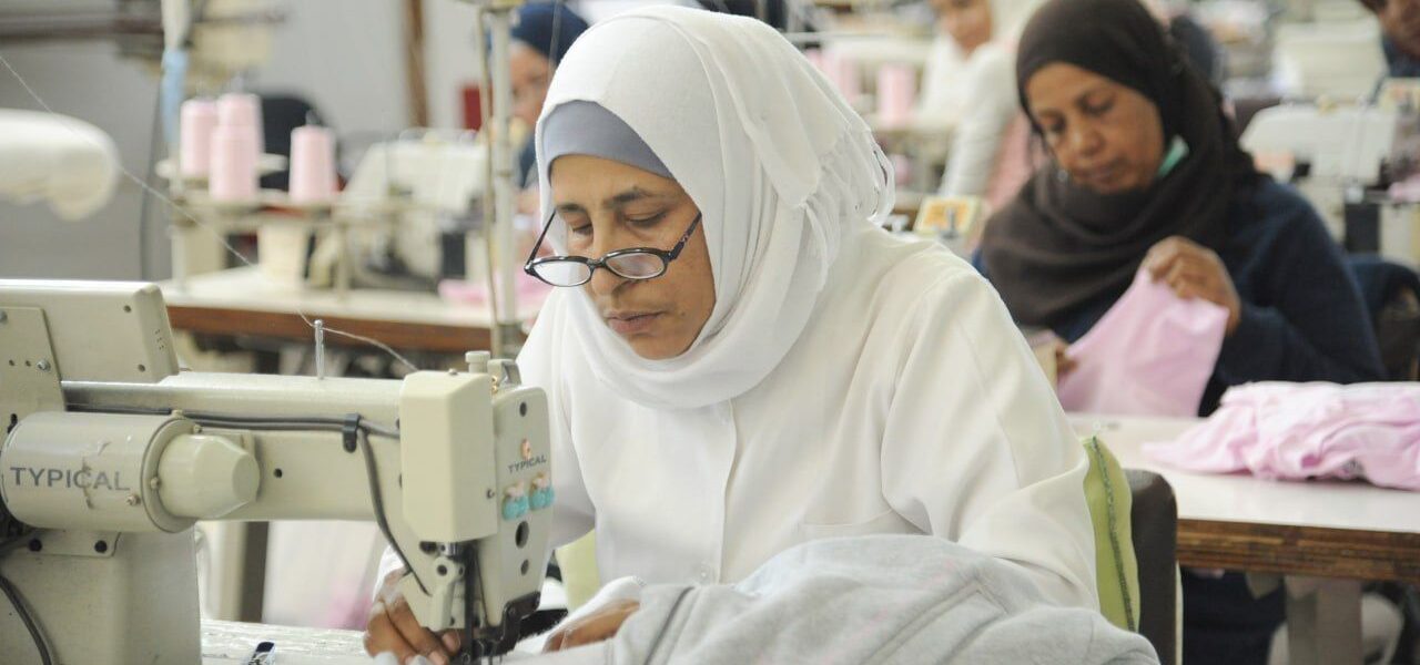 بين الإيرادات والنفقات.. كيف يمكن رفع مستوى حياة العائلة السورية؟