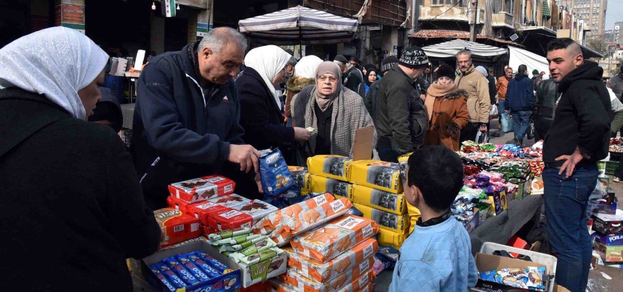 تغير نمط استهلاك الأفراد.. الأولويات تتصدر على الرفاهيات والفارق بين الإيرادات والمصروفات يزداد اتساعًا