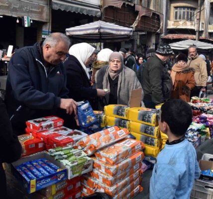 تغير نمط استهلاك الأفراد.. الأولويات تتصدر على الرفاهيات والفارق بين الإيرادات والمصروفات يزداد اتساعًا