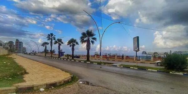 سماء ملبدة وطقس بارد مع احتمال هطول أمطار عاصفية في مناطق متعددة