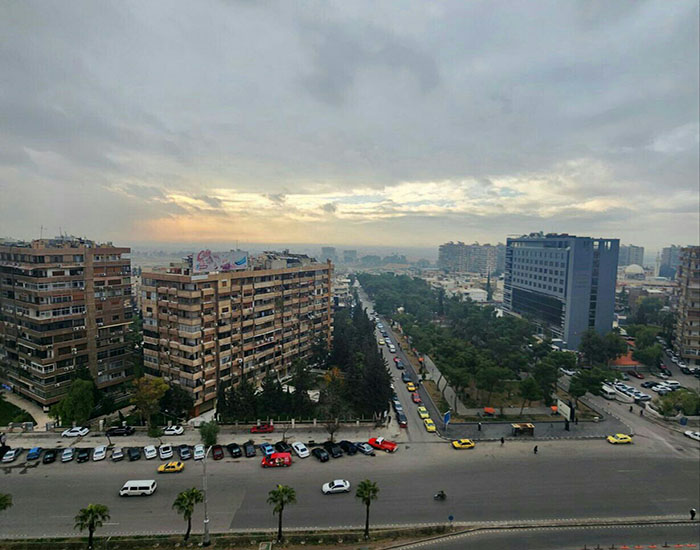 طقس بارد وهطول أمطار غزيرة على الشريط الساحلي