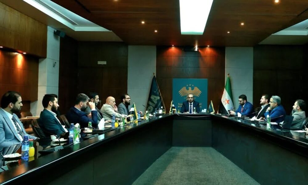 مناقشة التعاون بين هيئة الاستثمار والجهات المحلية في مجالات المشاريع الاستثمارية.