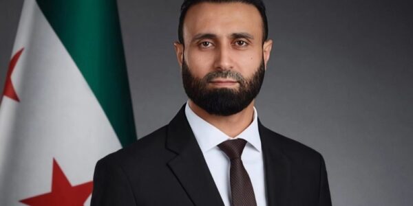 والي دير الزور: الأحوال في دير الزور مستقرة وفرق الطوارئ في أتم الاستعداد